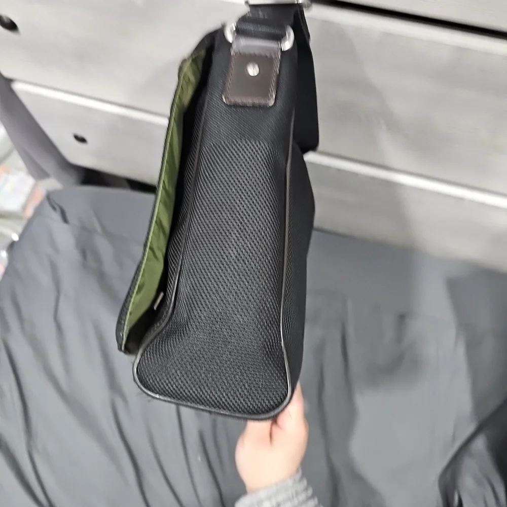 Louis Vuitton Black Men's Bag - Picture 5 of 13